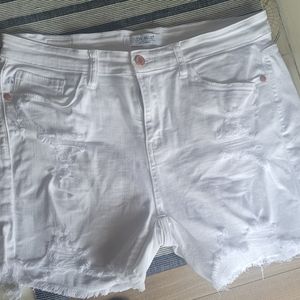Ladies Judy Blue White Distressed Shorts Sz L